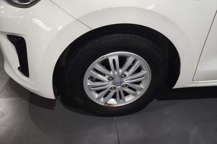 Used Kia Pegas 2020 1.4L Automatic Comfort Version with Sunroof Left Front Wheel Hub