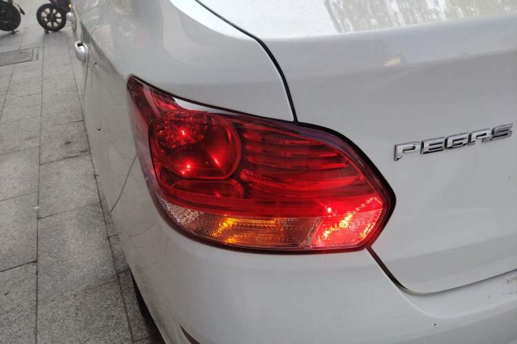 Used Kia Pegas 2020 Revised Version 1.4L Automatic Comfortable with Sunroof Left Rear Taillight