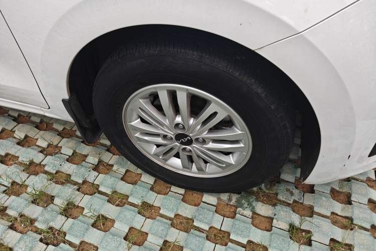 Used Kia Pegas 2020 Revised Version 1.4L Automatic Comfortable with Sunroof Right Front Wheel Hub