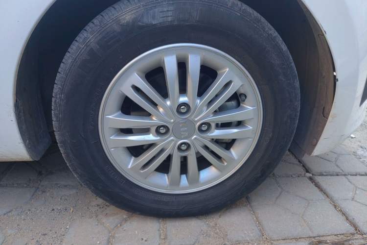 Used Kia Pegas 2020 Revised Version 1.4L Automatic Comfortable with Sunroof Right Front Wheel Hub