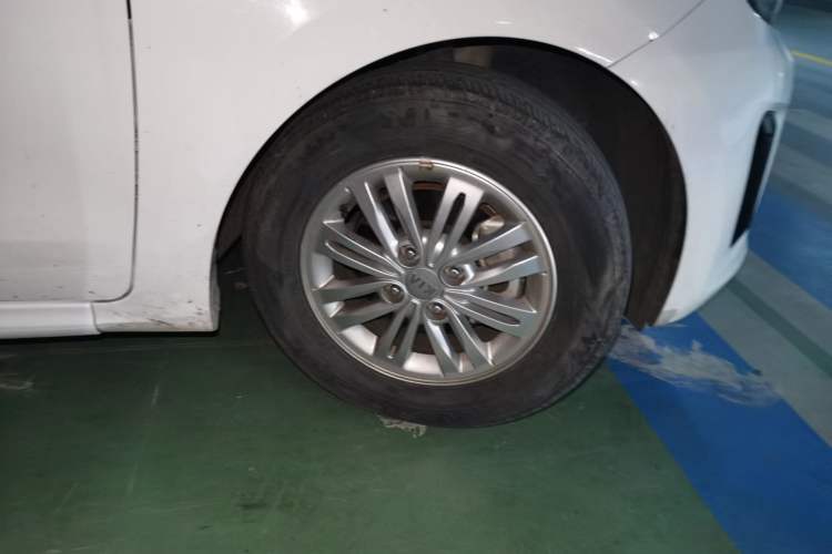 Used Kia Pegas 2020 1.4L Automatic Comfort Version with Sunroof Right Front Wheel Hub