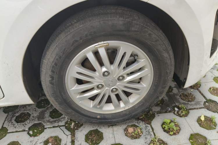Used Kia Pegas 2020 1.4L Automatic Comfort Version with Sunroof Right Front Wheel Hub