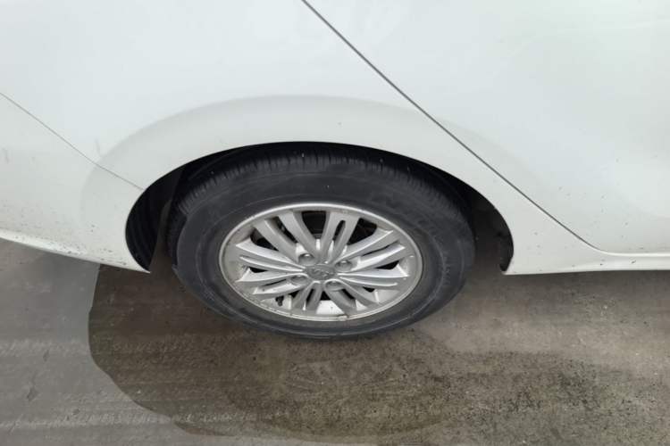 Used Kia Pegas 2020 1.4L Automatic Comfort Version with Sunroof Right Rear Wheel Hub