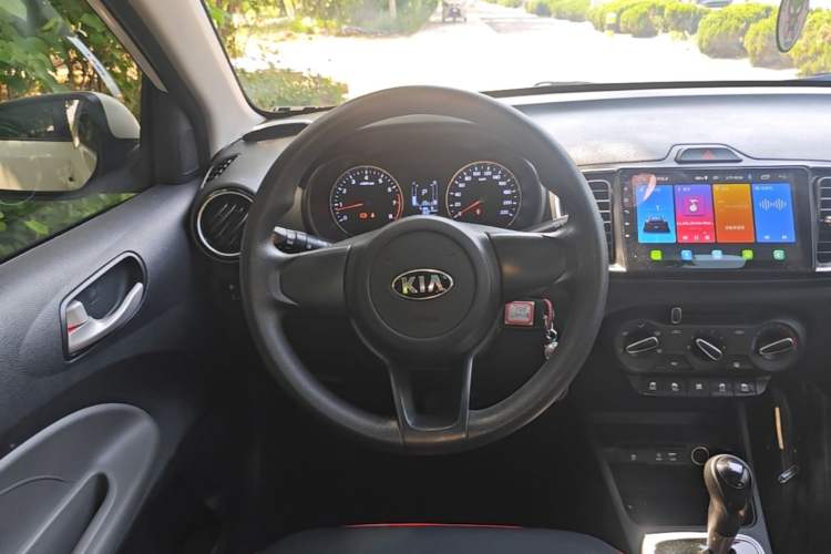 Used Kia Pegas 2020 1.4L Automatic Comfort Version with Sunroof Steering Wheel