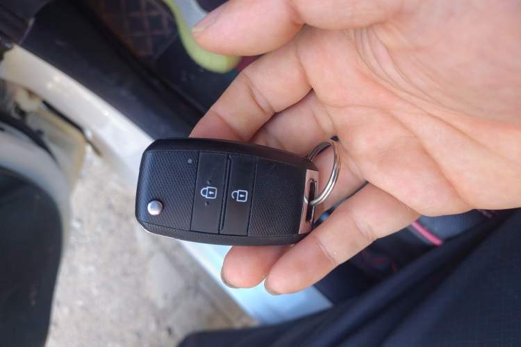 Used Kia Pegas 2020 Revised Version 1.4L Automatic Comfortable with Sunroof Vehicle Key