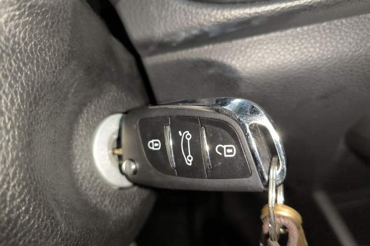 Used Kia Pegas 2020 Revised Version 1.4L Automatic Comfortable with Sunroof Vehicle Key