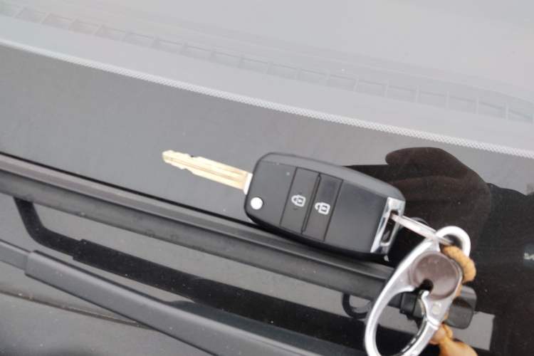 Used Kia Pegas 2020 Revised Version 1.4L Automatic Comfortable with Sunroof Vehicle Key
