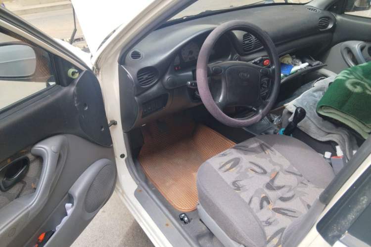 Used Kia Pride 2004 1.3L MT Driver Seat