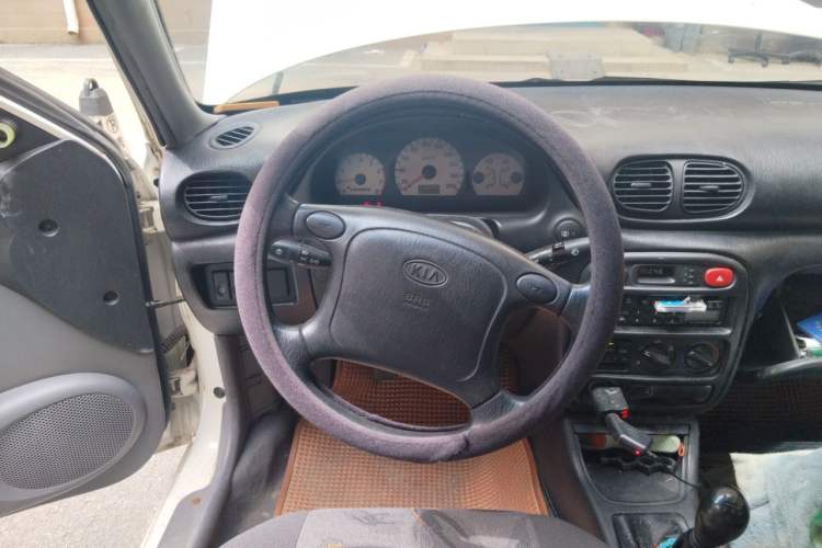 Used Kia Pride 2004 1.3L MT Steering Wheel