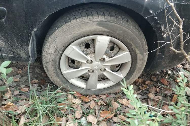 Used Kia Rio 2007 1.4L MT GL Right Front Wheel Hub