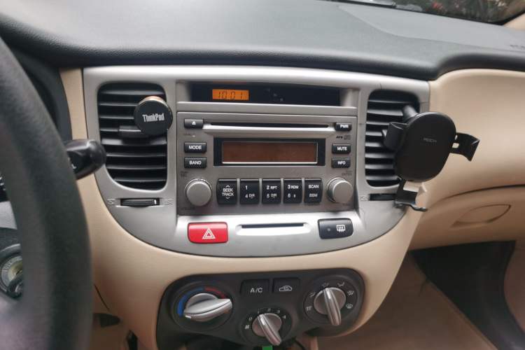 Used Kia Rio 2007 1.4L AT GLS Audio And AC Panel