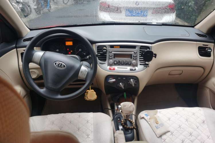 Used Kia Rio 2007 1.4L AT GLS Center Console