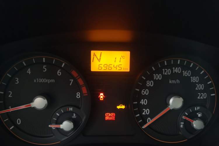 Used Kia Rio 2007 1.4L AT GLS Odometer Close Up