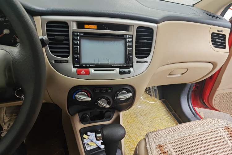 Used Kia Rio 2007 1.4L AT GLS Audio And AC Panel