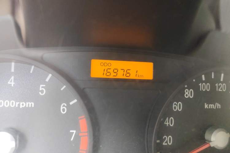 Used Kia Rio 2007 1.4L Manual Transmission Odometer Close Up