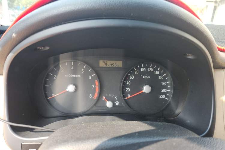 Used Kia Rio 2007 1.4L MT GL Odometer Close Up