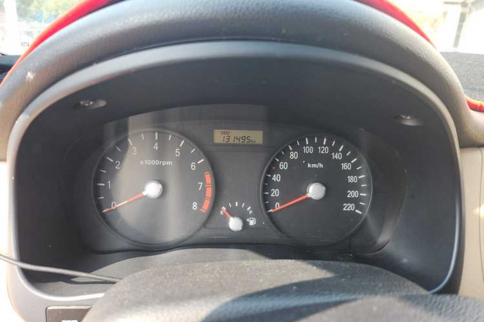 Used Kia Rio 2007 1.4L MT GL Odometer Close Up