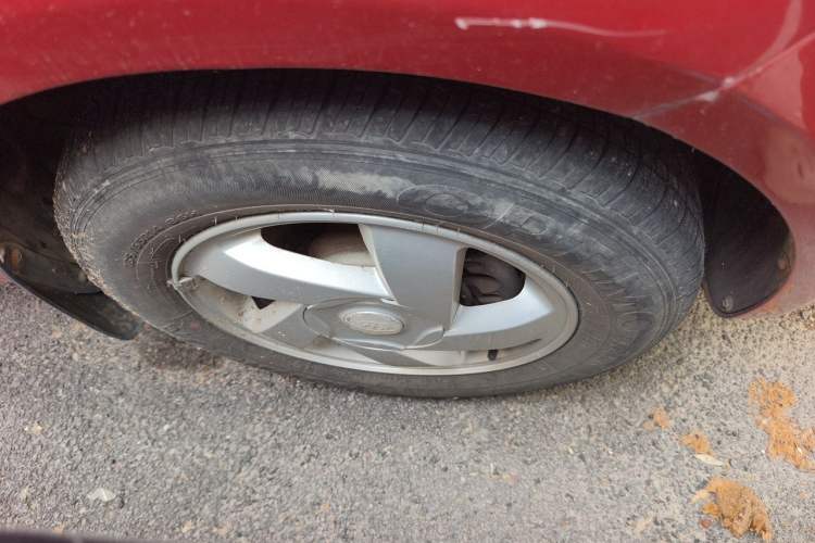 Used Kia Rio 2007 1.4L MT GLS Right Front Wheel Hub
