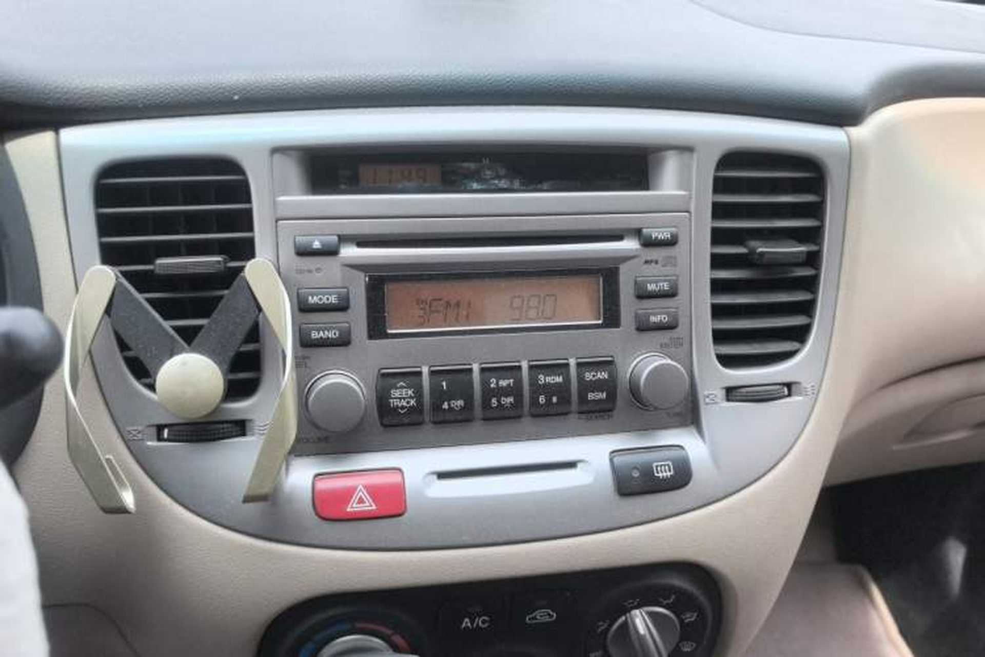 Used Kia Rio 2007 1.4L MT GLS Audio And AC Panel