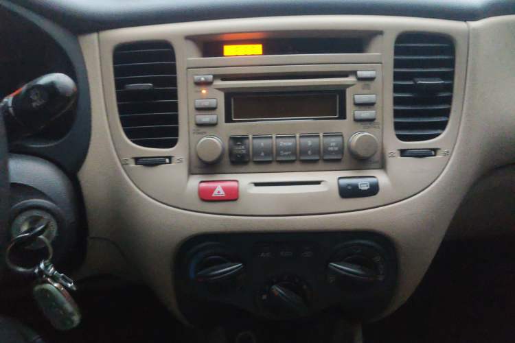 Used Kia Rio 2007 1.4L MT GL Audio And AC Panel