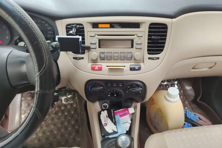 Used Kia Rio 2007 1.4L MT GL Audio And AC Panel