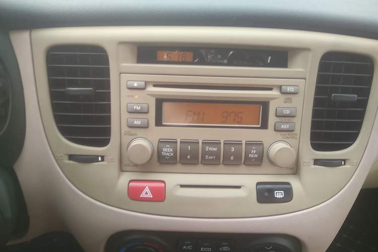 Used Kia Rio 2007 1.4L AT GL Audio And AC Panel