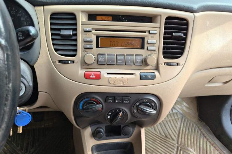 Used Kia Rio 2007 1.4L MT GL Audio And AC Panel