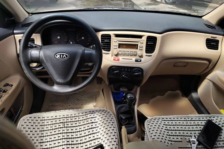 Used Kia Rio 2007 1.4L MT GLS Center Console