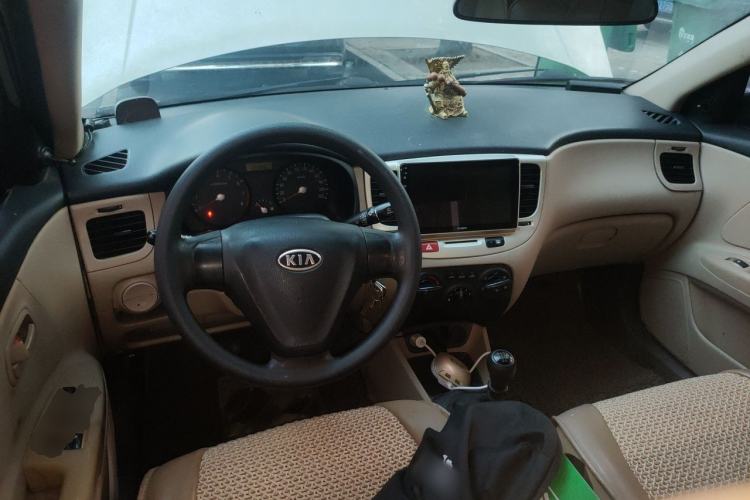 Used Kia Rio 2007 1.4L MT GL Center Console