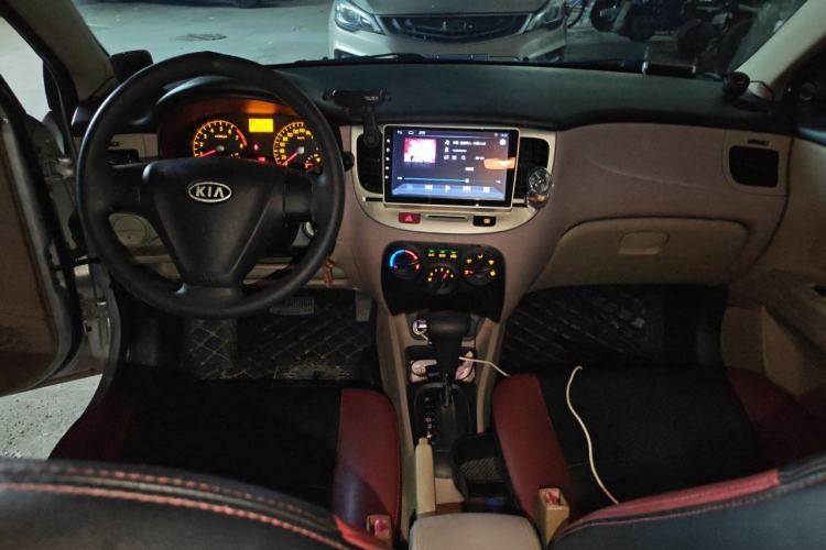 Used Kia Rio 2007 1.4L AT GL Center Console