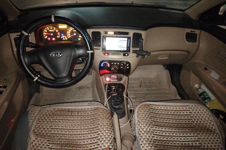 Used Kia Rio 2007 1.4L MT GL Center Console