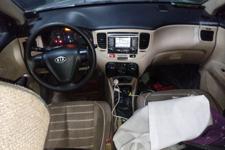 Used Kia Rio 2007 1.4L MT GL Center Console