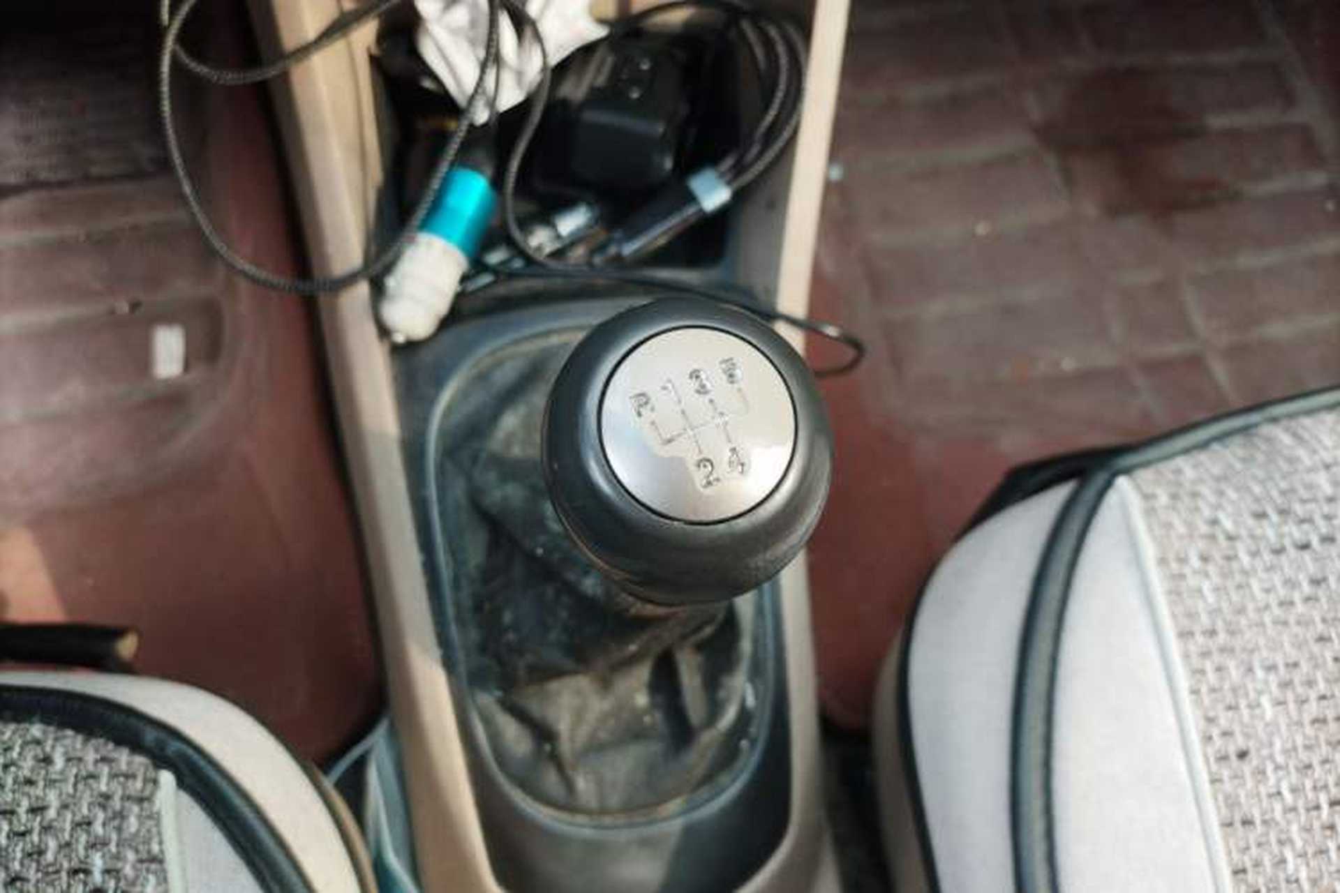 Used Kia Rio 2007 1.4L MT GL Gear Lever