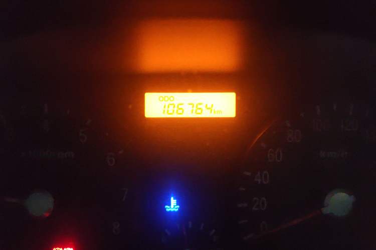 Used Kia Rio 2007 1.4L MT GL Odometer Close Up