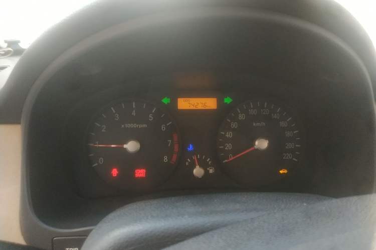 Used Kia Rio 2007 1.4L Manual Transmission Odometer Close Up