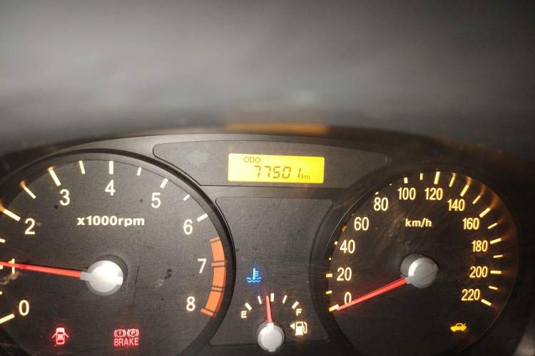 Used Kia Rio 2007 1.4L MT GL Odometer Close Up