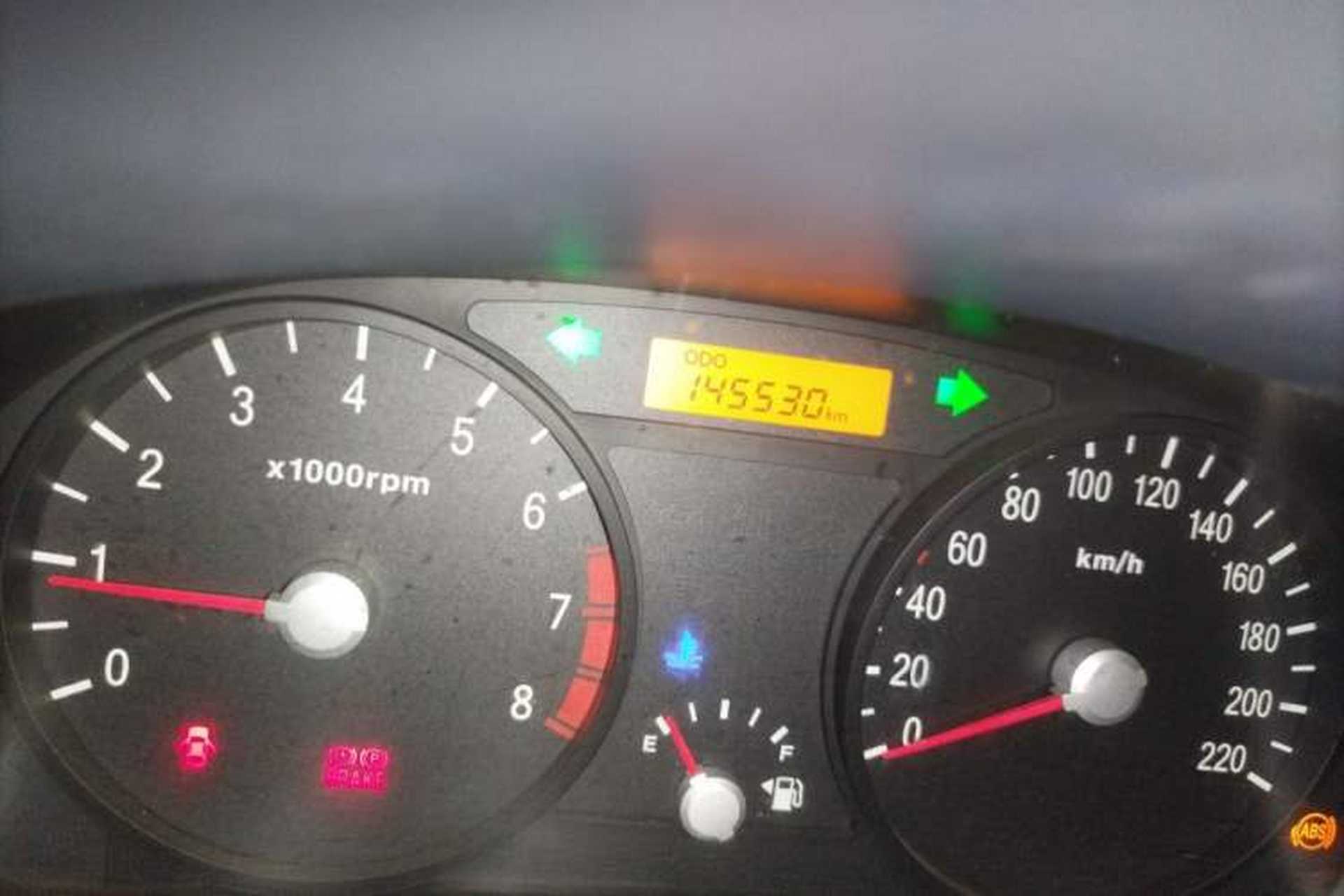 Used Kia Rio 2007 1.4L MT GL Odometer Close Up