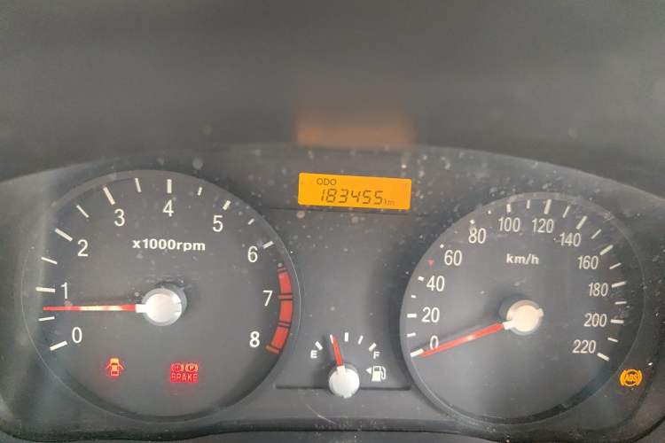 Used Kia Rio 2007 1.4L MT GL Odometer Close Up