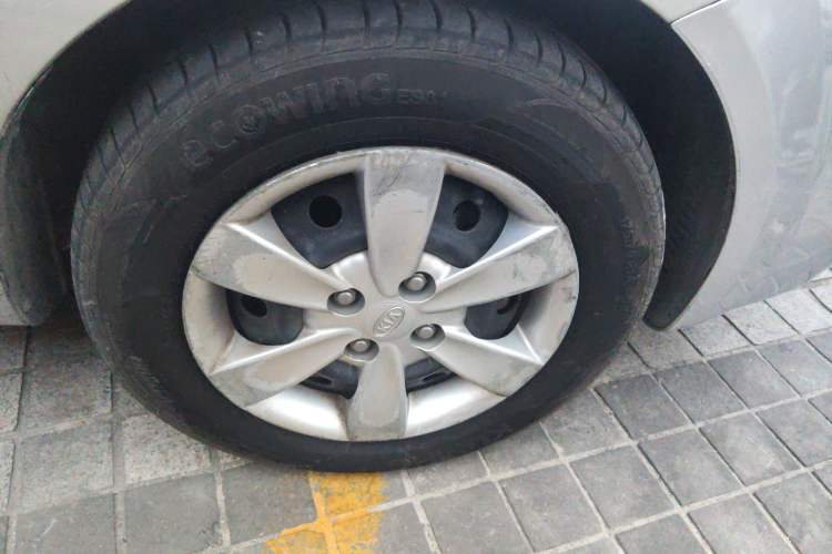 Used Kia Rio 2007 1.4L MT GL Right Front Wheel Hub