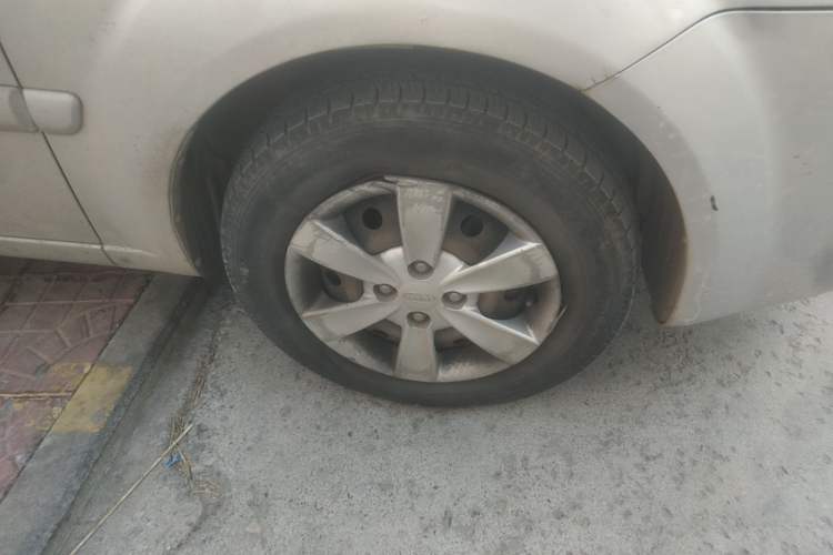 Used Kia Rio 2007 1.4L Manual Transmission Right Front Wheel Hub