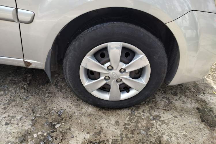 Used Kia Rio 2007 1.4L MT GLS Right Front Wheel Hub
