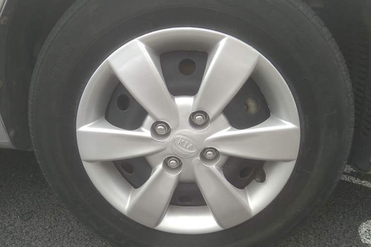 Used Kia Rio 2007 1.4L AT GL Right Front Wheel Hub