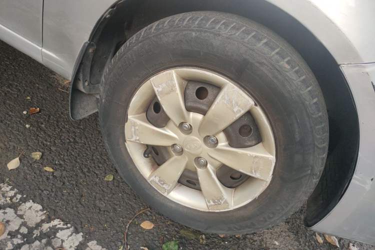 Used Kia Rio 2007 1.4L MT GL Right Front Wheel Hub