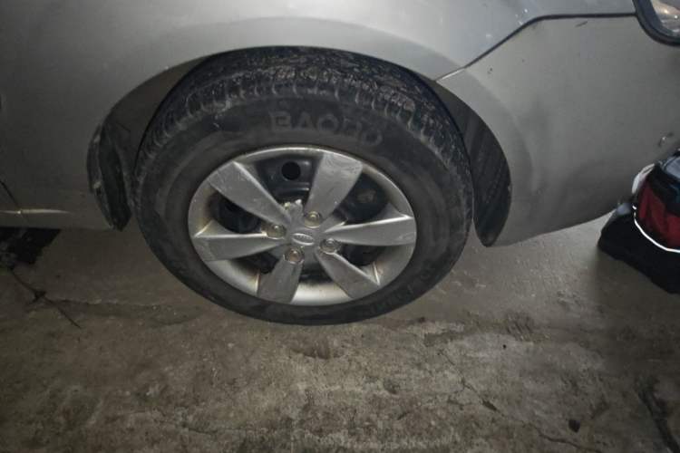Used Kia Rio 2007 1.4L AT GL Right Front Wheel Hub
