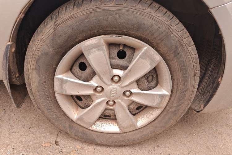 Used Kia Rio 2007 1.4L MT GL Right Front Wheel Hub