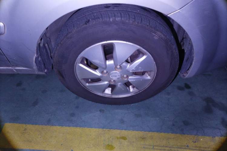 Used Kia Rio 2007 1.4L MT GL Right Front Wheel Hub