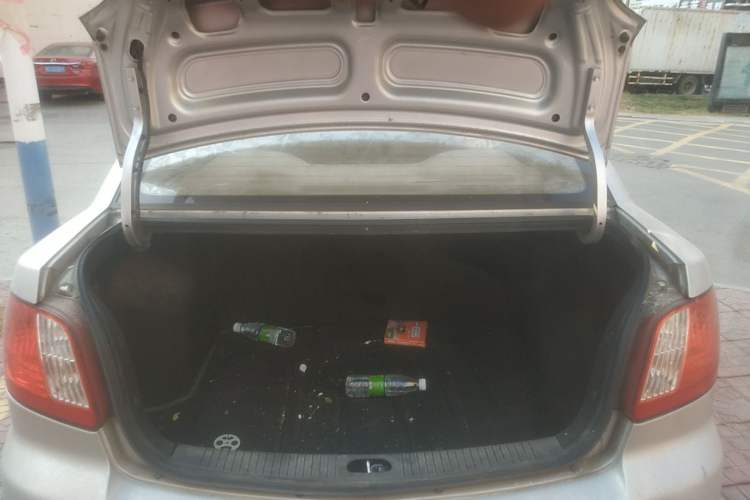 Used Kia Rio 2007 1.4L Manual Transmission Trunk