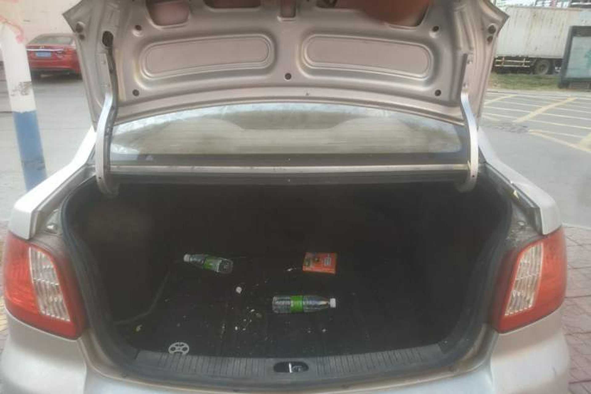 Used Kia Rio 2007 1.4L Manual Transmission Trunk