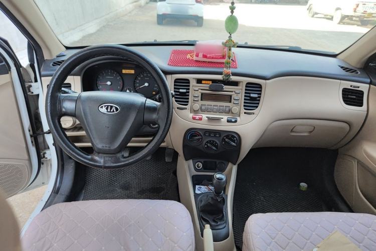 Used Kia Rio 2007 1.4L MT GL Center Console