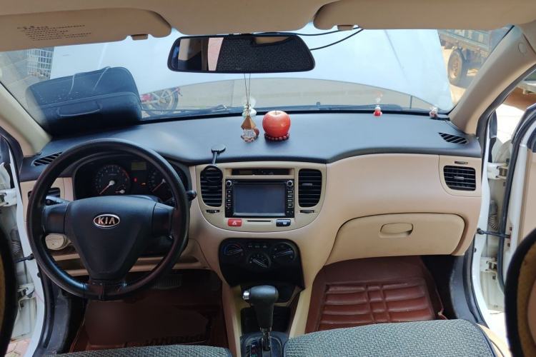 Used Kia Rio 2007 1.4L AT GL Center Console